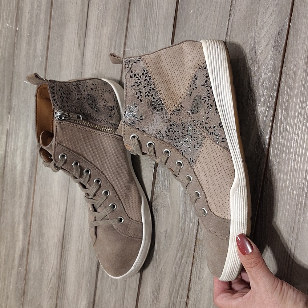 Comfortiva Lupine High-Top Sneakers In Taupe Size Women's 7½